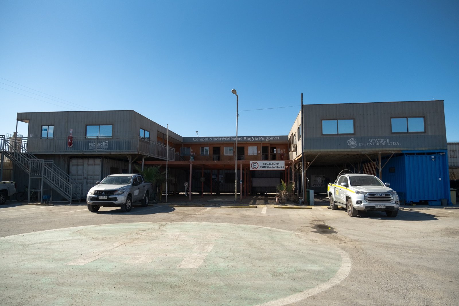 Acceso y oficinas · Mejillones
