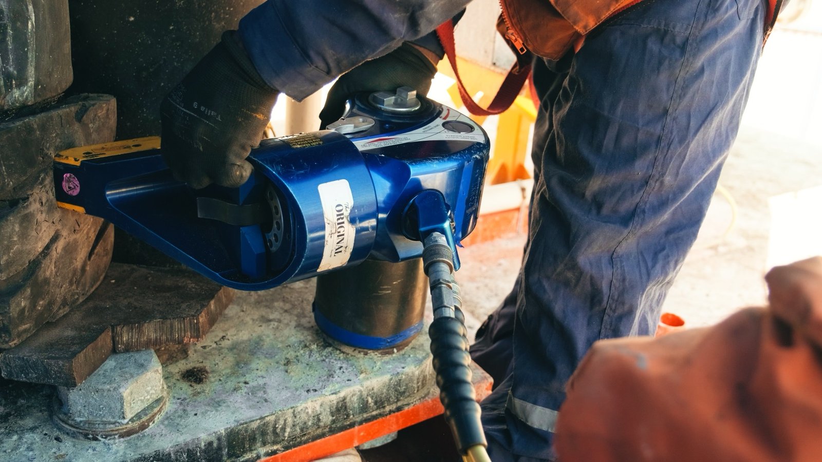 Torque hidráulico en faena · Patache, Iquique